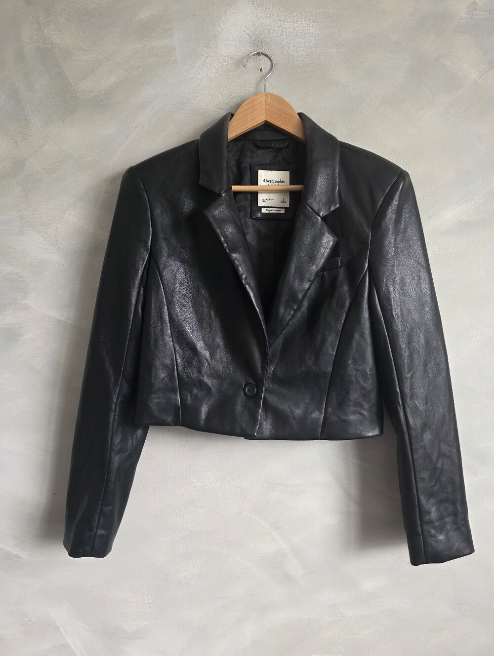 Abercrombie Black Vegan Leather Cropped Blazer Single Button Jacket Sz S